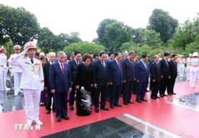 Lãnh đạo Đảng, Nhà nước vào Lăng viếng Chủ tịch Hồ Chí Minh nhân dịp Quốc khánh  第2张