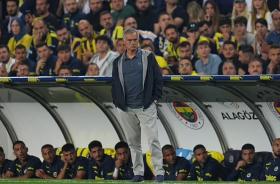 Mourinho bị chế giễu là 'Kẻ khóc lóc' 