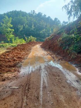 Thái Nguyên: Ngày đêm san gạt 6km đường, khơi thông đường vào một xóm bị cô lập suốt 7 ngày sau mưa lũ