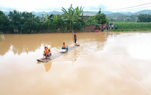 Thái Nguyên: Ngày đêm san gạt 6km đường, khơi thông đường vào một xóm bị cô lập suốt 7 ngày sau mưa lũ