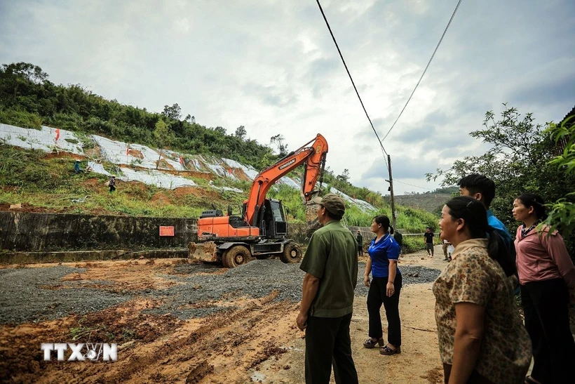  Hòa Bình: Nhanh chóng san gạt, hạ cốt khu vực sạt lở xung yếu ở đồi Lủ Thao 