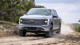  Ford triệu hồi loạt bán tải điện do nguy cơ rơi kính chắn gió 