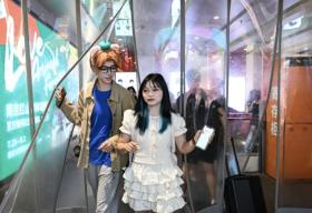 Xu hướng thuê người cosplay nhân vật game để hẹn hò  第1张