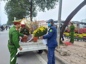  Phản hồi bài “Xẻ thịt” vỉa hè Hà Nội: Lập lại trật tự, xác minh các đối tượng đứng ra cho thuê 