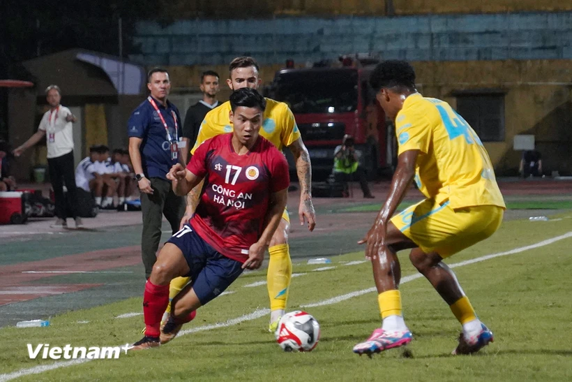  Vòng 1 V-League: Công an Hà Nội mất điểm ở phút cuối, Nam Định gây thất vọng 