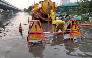 Đường phố Hà Nội tắc kinh hoàng, &quot;không lối thoát&quot; sau mưa lớn sáng đầu tuần  第17张