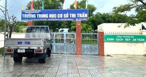 Đình chỉ công tác Hiệu trưởng vụ tự chuyển trường ở Kiên Giang  第2张