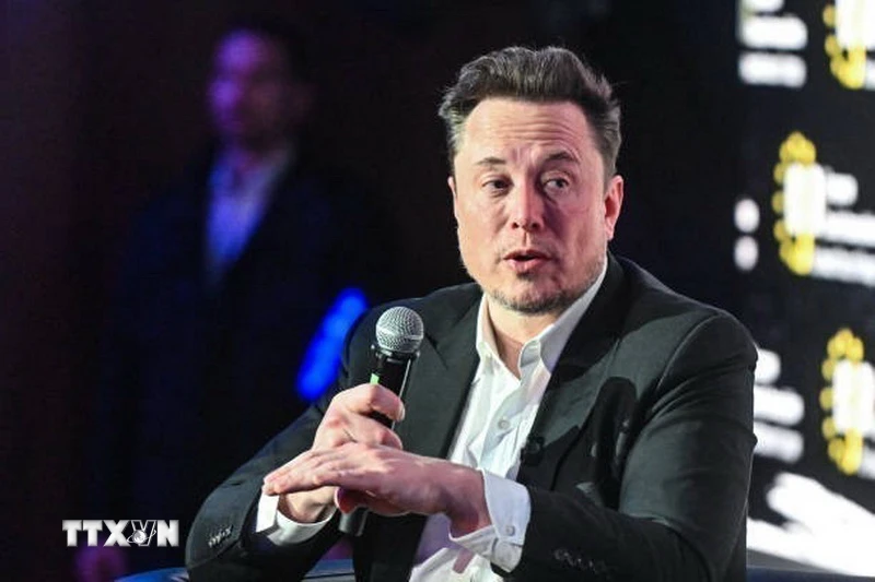  Tỷ phú Elon Musk thăm dò ý kiến cho kế hoạch đầu tư 5 tỷ USD vào xAI 