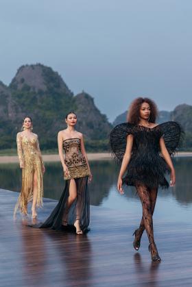 H&#x27;Hen Niê, Ngọc Châu đi bè trên sông, catwalk ở danh thắng Tràng An  第2张