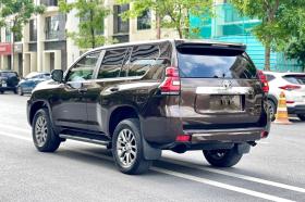 Đi hơn 80.000km, Toyota Land Cruiser Prado 2017 vẫn có giá ngang xe sang